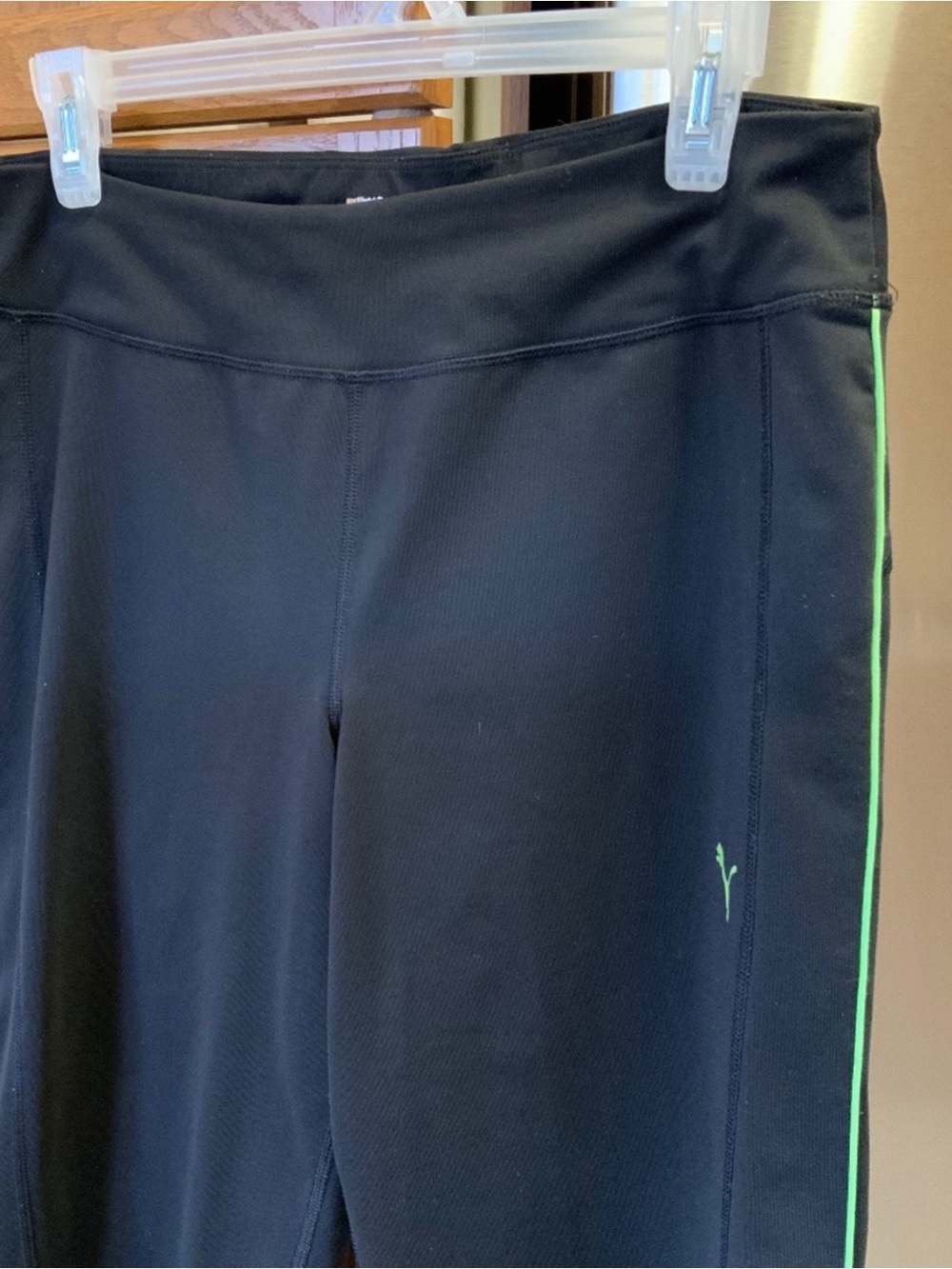 2 Piece Set - Reebok Tank Top & Puma Athletic Capris - Picture 5 of 9